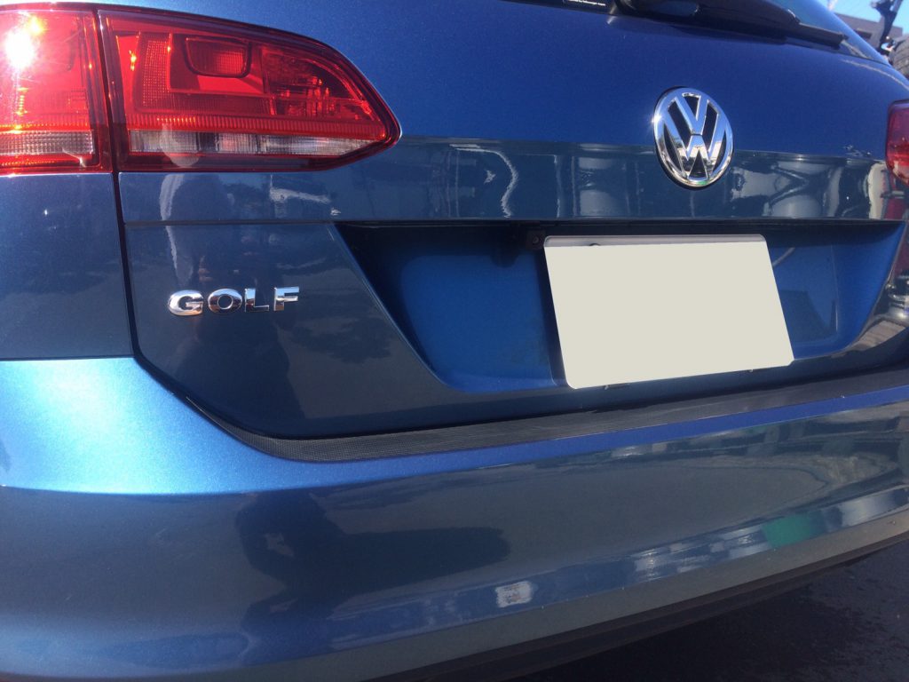 VW Golf7(mk7) に社外バックカメラ取付け & コーディング | 有)トップ